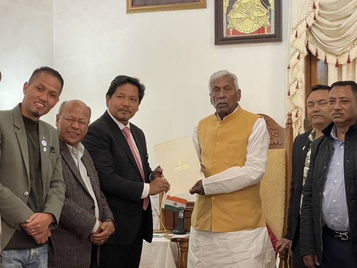 Meghalaya Election Result: कोनराड संगमा ने सरकार बनाने का दावा पेश किया, पीएम मोदी बोले- साथ मिलकर काम करने को उत्सुक हूं Meghalaya Election Result 2023 PM Modi Congratulate Conrad Sangma NPP BJP For Win Meghalaya Election Result: कोनराड संगमा ने सरकार बनाने का दावा पेश किया, पीएम मोदी बोले- साथ मिलकर काम करने को उत्सुक हूं