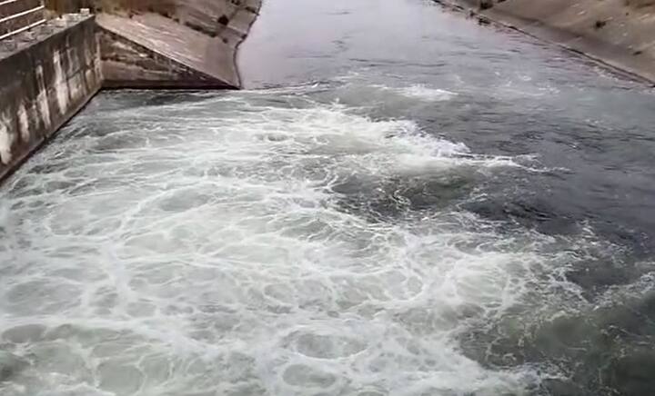 सुखावणारी बाब म्हणजे, सोडलेलं पाणी 50 किमी लांब असलेल्या अंतिम गावापर्यंत पोहोचलेलं आहे. त्यामुळं तेथील शेतकरी चार दशकानंतर दारी पोहोचलेल्या पाण्यामुळं सुखावले आहेत.