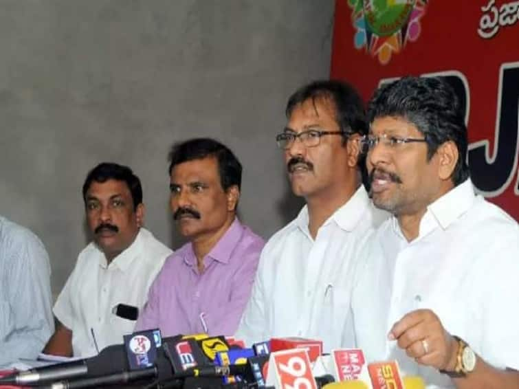 Tirupati News AP JAC Amaravati Joint President Phani Perraju Fires on YCP Government on AP Employees Issues   Tirupati News: స్వచ్ఛంద పదవీ విరమణ అంటేనే ఏపీలో ఉద్యోగులు భయపడే పరిస్థితి: ఫణి పేర్రాజు