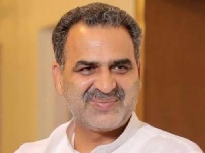 Muzaffarnagar Uttar Pradesh on former BJP MLA Umesh Malik Union Minister Sanjeev Balyan in RLD panchayat ANN Muzaffarnagar News: केंद्रीय मंत्री संजीव बालियान और पूर्व विधायक पर आपत्तिजनक टिप्पणी, सपा-रालोद की सभा में कही ये बात