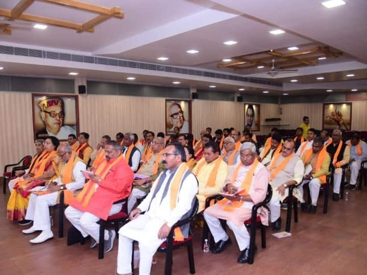 BJP meeting in Lucknow Uttar Pradesh discussed strategy on seats lost in Lok Sabha elections 2024 sought report ANN UP Politics: हारी सीटें वापस जीतने के लिए BJP ने बनाया प्लान, पार्टी की बैठक में हुआ ये अहम फैसला