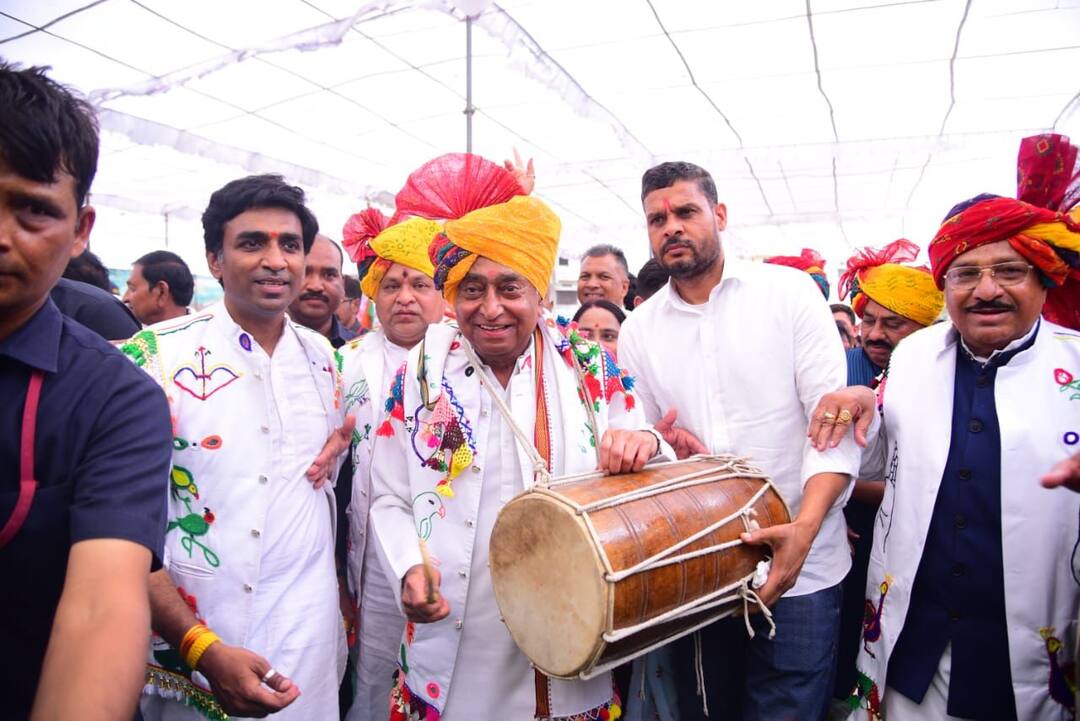 Holi 2023: पूर्व सीएम कमलनाथ की होली शुरू, उदयगढ़ में आदिवासी वर्ग के साथ की त्योहार की शुरुआत Holi 2023 Date Kamal Nath played Holi with tribal class in Udaigarh targeted Shivraj Singh Chouhan government ANN Holi 2023: पूर्व सीएम कमलनाथ की होली शुरू, उदयगढ़ में आदिवासी वर्ग के साथ की त्योहार की शुरुआत