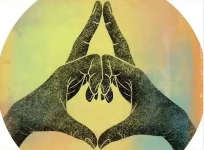 ਕਲੇਸ਼ਵਰ ਮੁਦਰਾ (Illumination Mudra) ਤੁਹਾਡੇ ਅੰਦਰ ਮੌਜੂਦ ਬੇਚੈਨੀ ਨੂੰ ਘਟਾਉਂਦੀ ਹੈ ਤੇ ਤੁਹਾਨੂੰ ਚੇਤੰਨ ਅਵਸਥਾ ਵਿੱਚ ਰੱਖਦੀ ਹੈ, ਤਾਂ ਜੋ ਤੁਸੀਂ ਕੁਝ ਵੀ ਬੋਲਣ ਤੋਂ ਪਹਿਲਾਂ ਸੋਚੋ। ਇਸ ਨਾਲ ਹੀ ਕਲੇਸ਼ਵਰ ਮੁਦਰਾ ਤੁਹਾਡੀ ਯਾਦ ਸ਼ਕਤੀ ਨੂੰ ਵੀ ਵਧਾਉਂਦੀ ਹੈ।