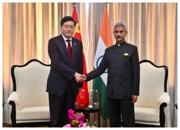 India-China Relations: 'भारत-चीन को बातचीत के साथ मतभेद सुलझाना चाहिए', बोले विदेश मंत्री किन गांग India China Conflict s jaishankar meets chinese foreign minsiter qin gang India-China Relations: 'भारत-चीन को बातचीत के साथ मतभेद सुलझाना चाहिए', बोले विदेश मंत्री किन गांग
