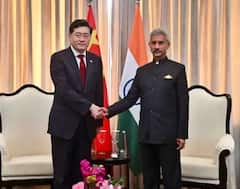 India-China Relations: એસ.જયશંકર અને ચીનના વિદેશમંત્રી વચ્ચે 45 મિનિટ ચાલી બેઠક, સરહદ વિવાદ પર થઇ વાતચીત