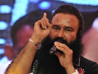 Ram Rahim News: रेप के दोषी बाबा राम रहीम की मौज-मस्ती बंद, पैरोल पर 40 दिन जमकर चला गाना-बजाना
