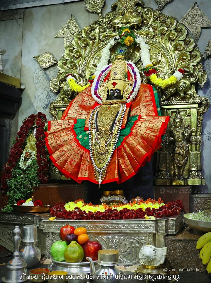 मंदिरात गेल्या दोन महिन्यांत सलग सुट्यांमुळे भाविकांनी मोठी गर्दी केली होती.