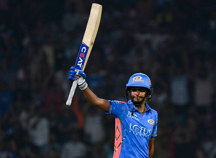 Harmanpreet Kaur's batting heroics in GG vs MI WPL 2023 match saw Mumbai Indians post a mammoth 207, helping her achieve a unique feat.
