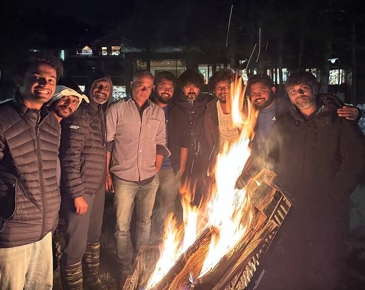 படத்தின் படப்பிடிப்பு சமீபத்தில் காஷ்மீர் பகுதியில் ஆரம்பித்தது. இப்படத்தின் குழுவினர் அனைவரும் விமானம் மூலம் காஷ்மீர் சென்றடைந்தனர்.