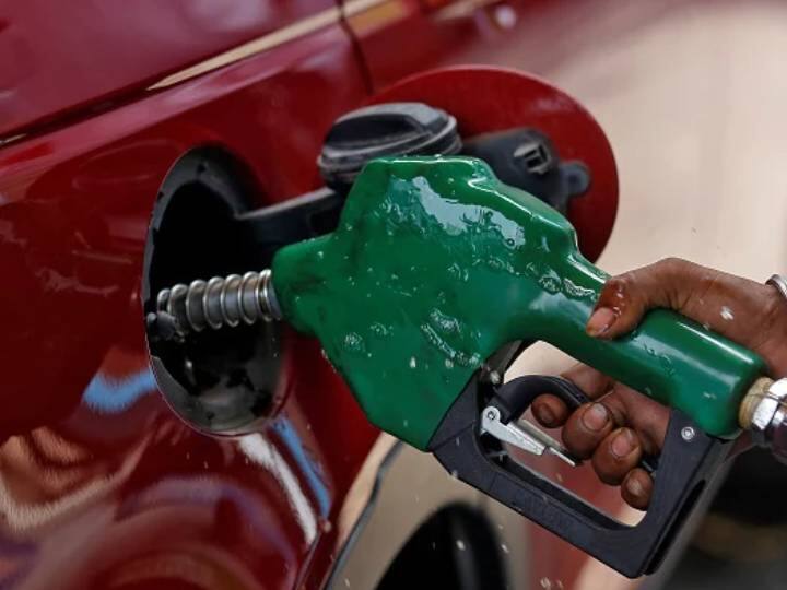 Petrol, Diesel Price: வார கடைசியில் பெட்ரோல், டீசல் விலையில் மாற்றமா? இன்றைய நிலவரம் இதுதான்.. petrol and diesel price on 4th march 2023 chennai know full details Petrol, Diesel Price: வார கடைசியில் பெட்ரோல், டீசல் விலையில் மாற்றமா? இன்றைய நிலவரம் இதுதான்..