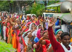 कम मानदेय से परेशान 87 हजार मिड-डे मील रसोइये धरने पर बैठे, स्कूलों में नहीं बना खाना