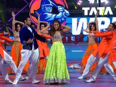 WPL की ओपनिंग सेरेमनी में कृति सेनन डांस परफॉर्मेंस से बिखेरा जलवा, देखें तस्वीरें