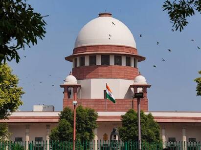 supreme court refuses plea for urgent hearing on Karnataka hijab ban Hijab Case : நெருங்கும் இறுதித் தேர்வுகள்... ஹிஜாப் தடை வழக்கை அவசர வழக்காக விசாரிக்க உச்சநீதிமன்றம் மறுப்பு