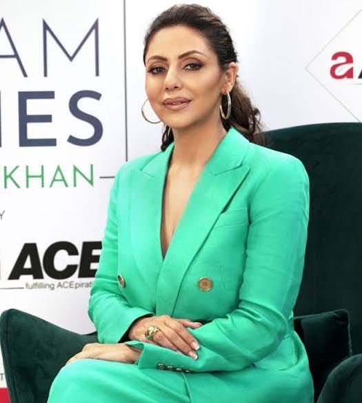 गौरी खान ने इस कंपनी की 2013 में स्थापना की थी और अब वह जानी-मानी कंपनी बन चुकी है और बड़े-बड़े होटल के साथ-साथ कैफ़े और घरों को भी डिजाइन करने के लिए जानी जाती है. (Photo- Instagram)