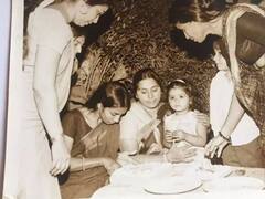 Guess Who: पिता की गोद में दिख रही इस बच्ची ने दी कई हिट फिल्में, अक्षय कुमार से जुड़ चुका है नाम, पहचाना?