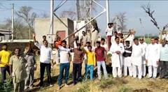 ਨਹੀਂ ਆ ਰਹੀ ਸੀ ਰੇਂਜ, ਪਿੰਡ ਵਾਲਿਆਂ ਟਾਵਰ ਦੀ ਕੱਟੀ ਲੈਟ, ਸਾੜੇ ਸਿੰਮ