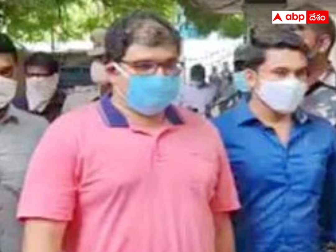 Pattabhiram, who was arrested in the Gannavaram incident, was released from jail on bail. Pattabhi Release : ఎన్ని దాడులు చేసినా ప్రశ్నించడం ఆపను - జైలు నుంచి విడుదలైన పట్టాభిరామ్ !