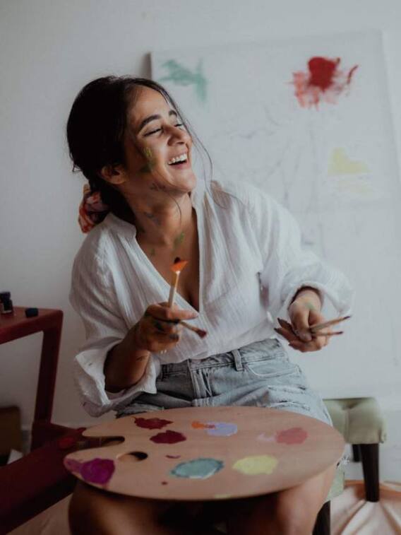 పెయింటర్ గా మారిన దీప్తి- ఇంతకీ ఏ బొమ్మ గీశావ్?