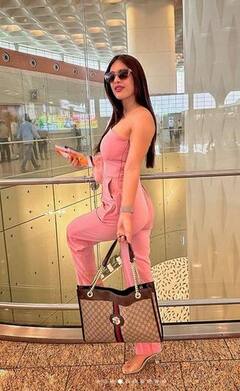 Neha Malik: ਪਿੰਕ ਸਟਾਈਲਿਸ਼ ਆਊਟਫਿਟ 'ਚ ਨੇਹਾ ਮਲਿਕ ਨੇ ਸ਼ੇਅਰ ਕੀਤਾ ਏਅਰਪੋਰਟ ਲੁੱਕ, ਤਸਵੀਰਾਂ ਦੇਖ ਕੇ ਫੈਨਜ਼ ਹੋਏ ਦੀਵਾਨੇ