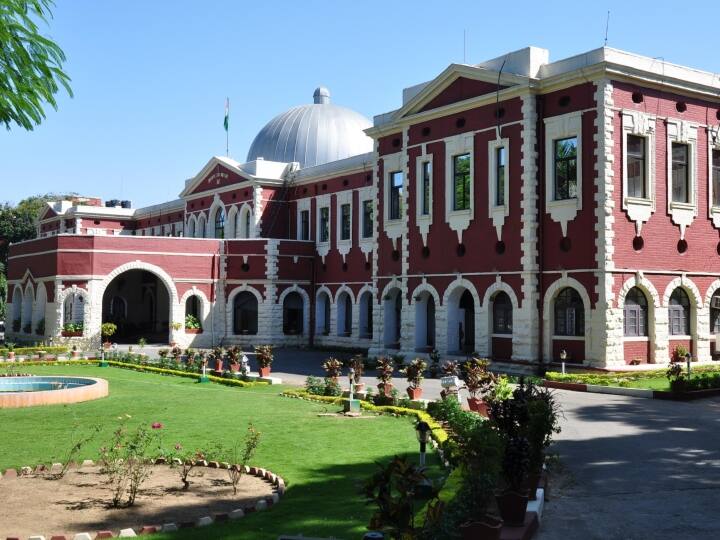 Jharkhand High Court asked on the incident of acid feeding to the girl victim got compensation or not Jharkhand: 13 साल की मासूम को एसिड पिलाने के मामले में झारखंड हाई का सवाल, 'पीड़िता को मुआवजा मिला या नहीं?'