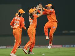 वीमेंस प्रीमियर लीग की किसने खेली पहली और ऐतिहासिक गेंद? जानें किसने फेंका पहला ओवर