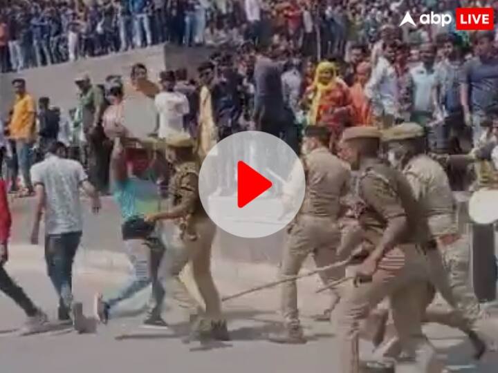 Varanasi Viral Video Police beat Fiercely Damru Dal youth Manikarnika Ghat during Masan Holi Watch: चिता भस्म की होली के दौरान मणिकर्णिका घाट पर मारपीट, पुलिस ने डमरू दल के युवक को पीटा