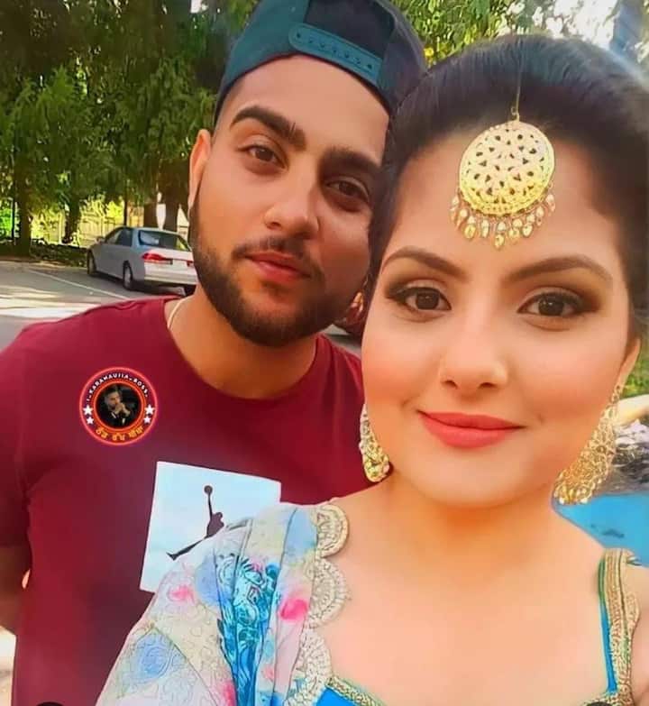 ਕਰਨ ਔਜਲਾ ਤੇ ਪਲਕ ਨੂੰ ਲੈਕੇ ਇਹ ਖਬਰਾਂ ਆ ਰਹੀਆਂ ਹਨ ਕਿ ਦੋਵਾਂ ਦਾ ਵਿਆਹ ਹੋ ਚੁੱਕਿਆ ਹੈ, ਪਰ ਗਾਇਕ ਦੇ ਵਿਆਹ ਦੀ ਕੋਈ ਅਧਿਕਾਰਤ ਤਸਵੀਰ ਸਾਹਮਣੇ ਨਹੀਂ ਆਈ ਹੈ। ਇਸ ਦਰਮਿਆਨ ਅਸੀਂ ਤੁਹਾਡੇ ਲਈ ਲੈਕੇ ਆਏ ਹਾਂ, ਕਰਨ ਤੇ ਪਲਕ ਦੀਆਂ ਕੁੱਝ ਅਣਦੇਖੀਆਂ ਤਸਵੀਰਾਂ: