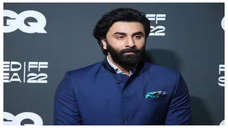 ranbir-kapoor-is-called-uncle-by-a-little-girl-on-indian-idol-set-actor-reached-for-tu-jhoothi-main-makkaar-promotion Ranbir Kapoor: ਰਿਐਲਟੀ ਸ਼ੋਅ 'ਇੰਡੀਅਨ ਆਈਡਲ' 'ਚ ਰਣਬੀਰ ਕਪੂਰ ਨੂੰ ਬੱਚੀ ਨੇ ਕਿਹਾ 'ਅੰਕਲ', ਐਕਟਰ ਨੇ ਦਿੱਤਾ ਇਹ ਰਿਐਕਸ਼ਨ