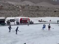 In Pics: क्रिकेट के बाद अब हॉकी खेलते नजर आए सेना के जवान, तस्वीरें देख आप भी कहेंगे वाह-वाह!