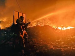 Authorities Fail To Douse Massive Fire At Brahamapuram Waste Plant In Kochi, Navy Comes To Help. WATCH