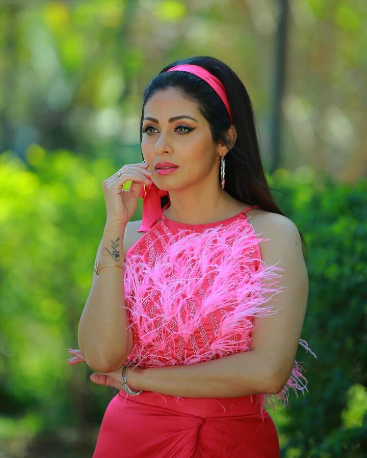 రెట్రో గెటప్ లో అదరగొడుతున్న సదా. Images Credit: Sadaa/Instagram