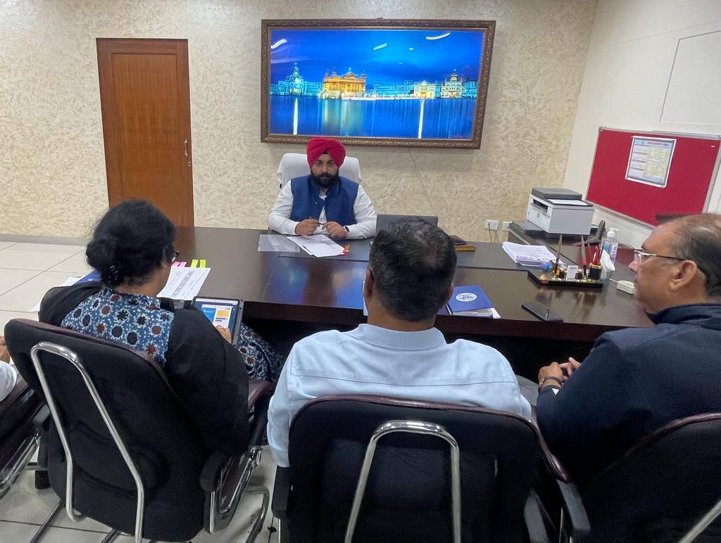 ਹਰਜੋਤ ਸਿੰਘ ਬੈਂਸ ਵਲੋਂ ਸਕੂਲ ਸਿੱਖਿਆ ਵਿਭਾਗ ਵਿਚ ਕੰਮ ਕਰਦੇ ਕੱਚੇ ਅਧਿਆਪਕਾਂ ਅਤੇ ਮੁਲਾਜ਼ਮਾਂ ਨੂੰ ਰੈਗੂਲਰ ਕਰਨ ਦਾ ਕੰਮ ਜਲਦ ਮੁਕੰਮਲ ਕਰਨ ਦੇ ਹੁਕਮ SCHOOL EDUCATION MINISTER BAINS DIRECTS OFFICIALS TO COMPLETE REGULARIZATION PROCESS OF CONTRACTUAL TEACHERS & EMPLOYEES, REVIEWS PROGRESS ਹਰਜੋਤ ਸਿੰਘ ਬੈਂਸ ਵਲੋਂ ਸਕੂਲ ਸਿੱਖਿਆ ਵਿਭਾਗ ਵਿਚ ਕੰਮ ਕਰਦੇ ਕੱਚੇ ਅਧਿਆਪਕਾਂ ਅਤੇ ਮੁਲਾਜ਼ਮਾਂ ਨੂੰ ਰੈਗੂਲਰ ਕਰਨ ਦਾ ਕੰਮ ਜਲਦ ਮੁਕੰਮਲ ਕਰਨ ਦੇ ਹੁਕਮ