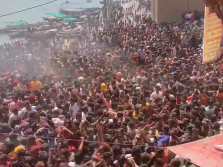 Masan Holi 2023: UP Celebrates Masan Holi Plays With Ashes At Varanasi Manikarnika Ghat Holi Celebration With Ashes Instead Of Gulaal At Varanasi's Manikarnika Ghat, Know About Masan Holi