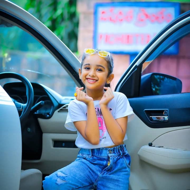 ఎన్నెన్నో జన్మలబంధం ఖుషి ( నైనిక) (Image credit: Minnu Nainika/Instagram)