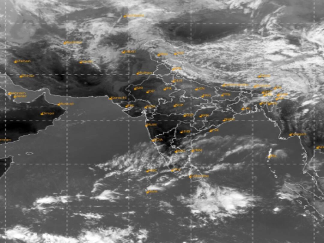 TN Rain: தென் தமிழ்நாட்டின் கடலோர மாவட்டங்களில் மழைக்கு வாய்ப்பு - எப்போது தெரியுமா..? Rain likely to occur in coastal districts of south Tamil Nadu on March 8 and 9 says IMD TN Rain: தென் தமிழ்நாட்டின் கடலோர மாவட்டங்களில் மழைக்கு வாய்ப்பு - எப்போது தெரியுமா..?