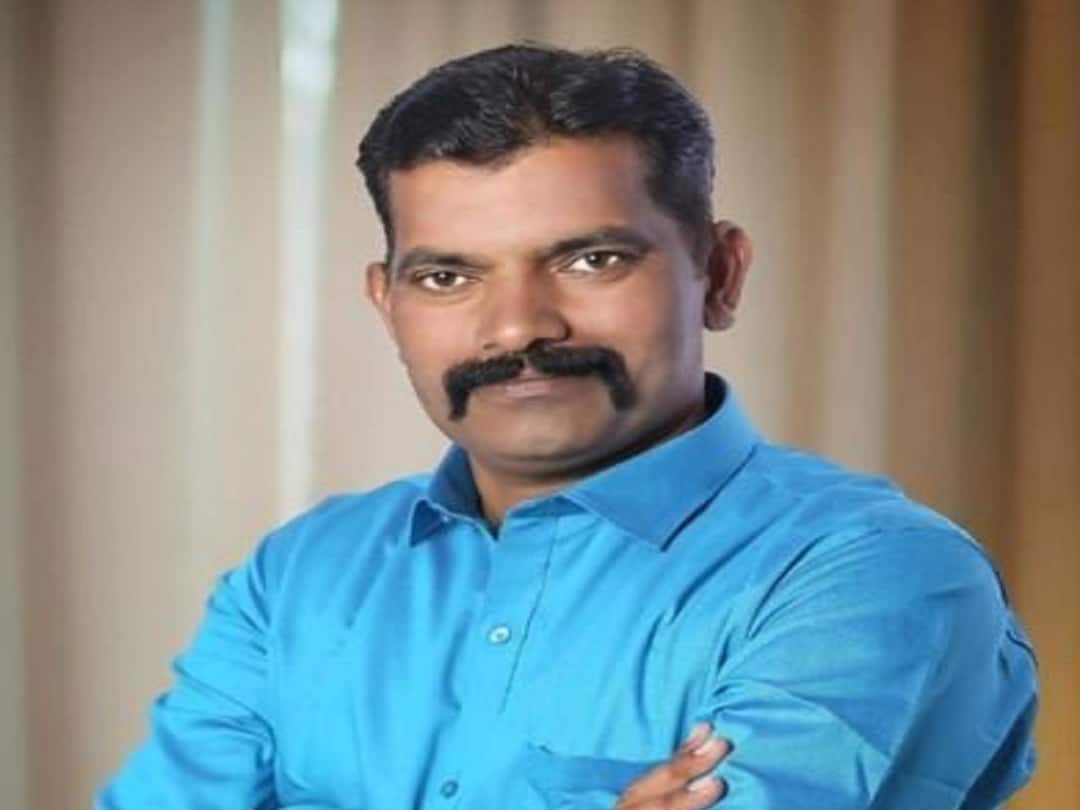 Onion Price : 2 दिवसात कांदा अनुदानासह दरवाढीचा निर्णय घ्या, अन्यथा विधानभवनाला घेराव घालू : भारत दिघोळे Agriculture News Nashik Take a decision on the onion issue within two days or else we will protest in front of the Vidhan Bhavan in Mumbai warns the Maharashtra State Onion Farmers Association Onion Price : 2 दिवसात कांदा अनुदानासह दरवाढीचा निर्णय घ्या, अन्यथा विधानभवनाला घेराव घालू : भारत दिघोळे