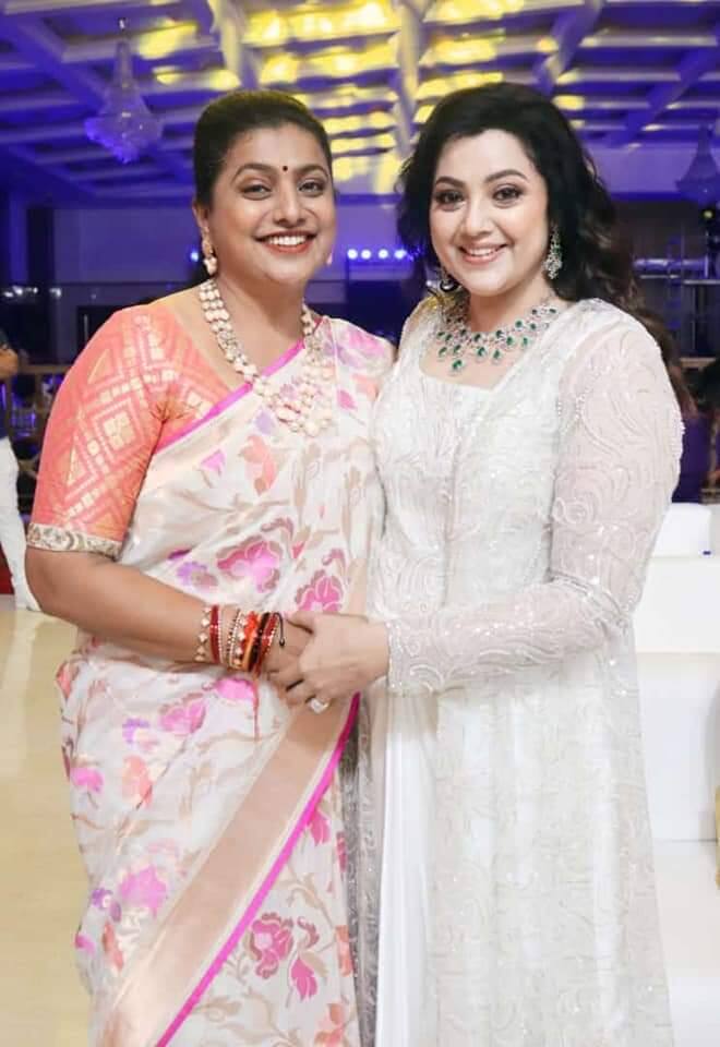 ఈ సందర్భంగా తమిళనాట భారీ ఈవెంట్ నిర్వహించారు. (Image Credits: RK Roja Instagram)