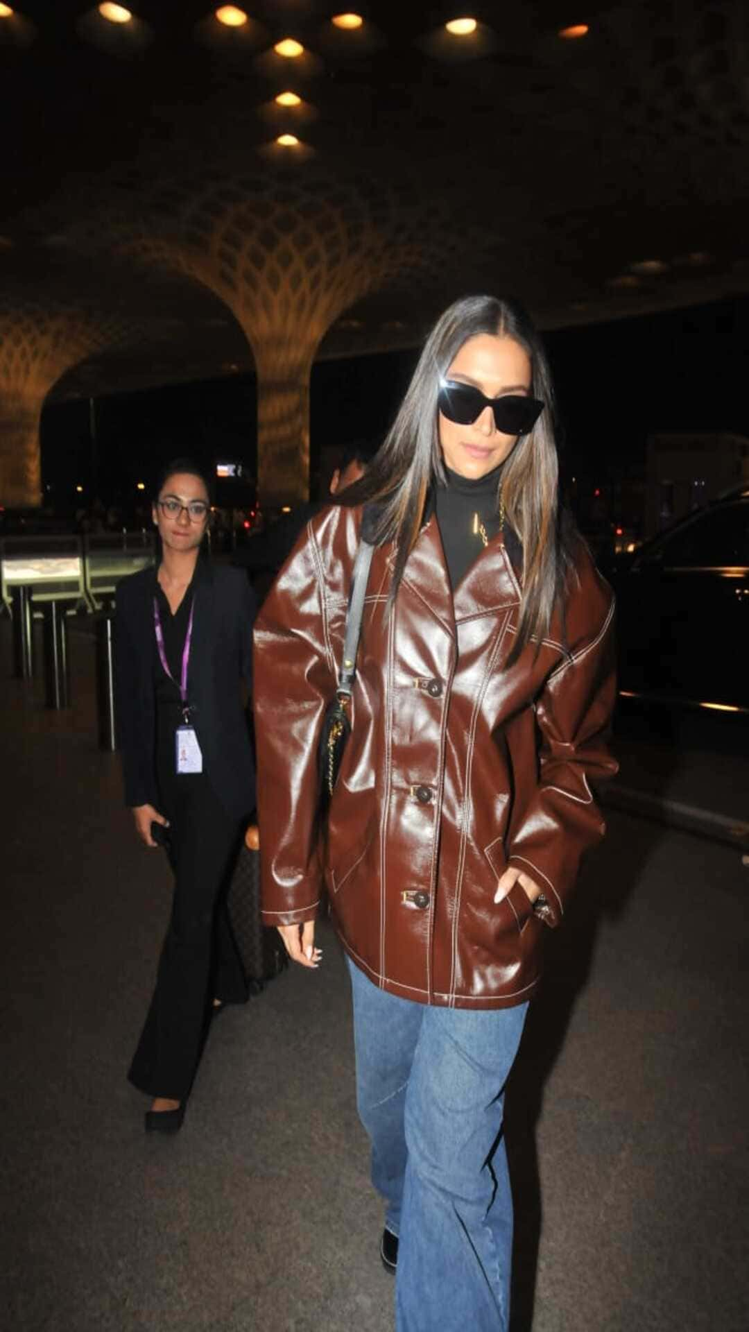 Deepika Padukone Stuns in Leather Jacket as Pathaan Actress Leaves for Paris  Fashion Week - News18