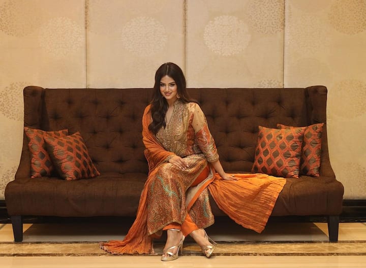 साल 2018 में हरनाज को मिस एमर्जिंग स्टार इंडिया 2018 के खिताब से भी नवाजा गया था.