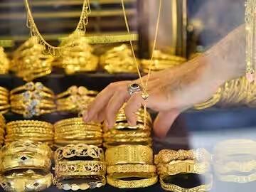 Gold Hallmarking Rules: ৩১ মার্চের পর থেকেই বদলে যাচ্ছে সোনা কেনার নিয়মে পরিবর্তন। ১ এপ্রিল থেকে সোনা কিনতে গেলে দেখে নিতে হবে এই বিষয়টি।