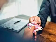 बलिया में आंख के ऑपरेशन के लिए मरीज से ली रिश्वत, वीडियो सामने आने पर जांच के आदेश