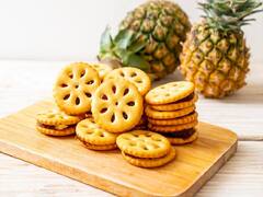 होली पर बच्चों के लिए बनाएं कुछ हेल्दी स्नैक्स, 45 मिनट से भी कम समय में तैयार करें पाइनएप्पल कुकीज़