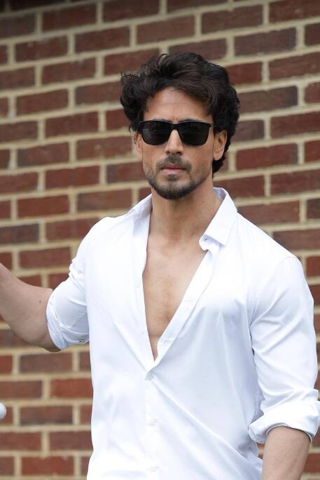 टायगर श्रॉफचं खरं नाव हेमंत श्रॉफ आहे.