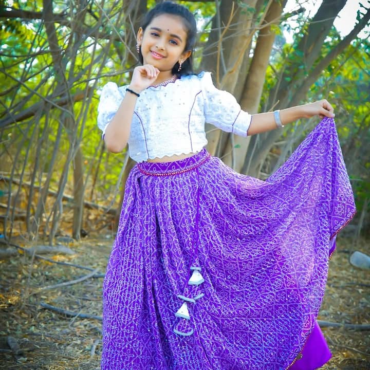 'ఎన్నెన్నో జన్మల బంధం' నైనికకి తొలి సీరియల్ అయినప్పటికీ ఎంతో చక్కగా నటిస్తూ బుల్లితెర ప్రేక్షకులకు చేరువైంది.