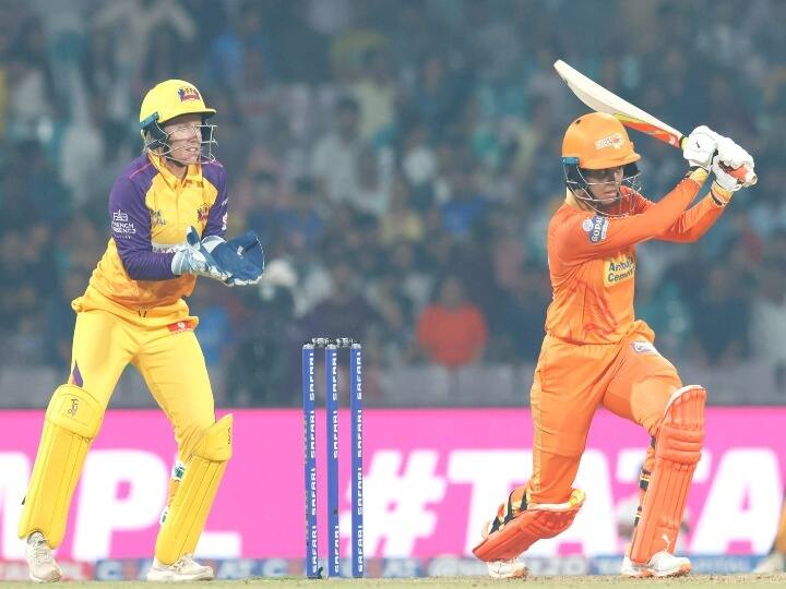 WPL 2023 UPW W vs GG W match Gujarat set target of 170 runs against UP UPW-W vs GG-W: கடைசி கட்டத்தில் ஹர்லீன், ஹேமலதா அதிரடி..! முதல் வெற்றியை பெறுமா குஜராத்..?