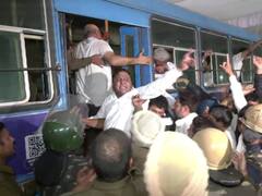 हाईकोर्ट की फटकार के बाद पुलिस ने उखाड़े सरपंचों के टेंट, अब 9 मार्च को सीएम के साथ होगी बैठक