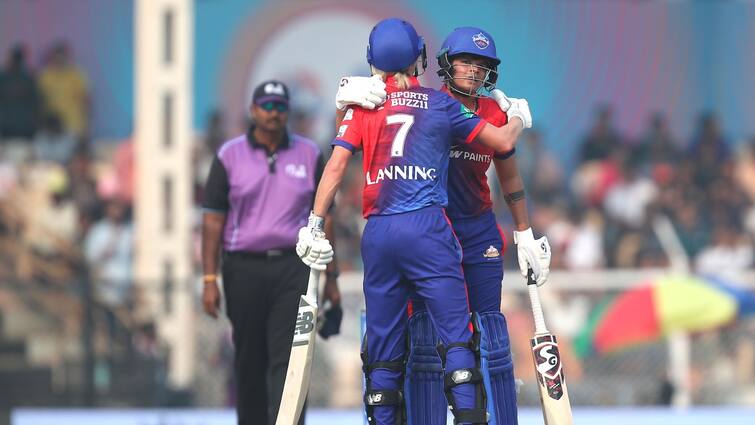 WPL 2023: DC-W given target of 224 runs against RCB-W in Match 2 at DY Patil Stadium DC-W vs RCB-W, 1 Innings Highlights: ওপেনিংয়ে শেফালি-ল্যানিংয়ের দাপট, আরসিবিকে ২২৪ রানের টার্গেট দিল দিল্লি