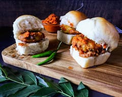 Vada Pav : 'मुंबईचा वडापाव' जगात भारी; 'जगातील 50 सर्वोत्तम सँडविच'च्या यादीत वडापावचाही नंबर