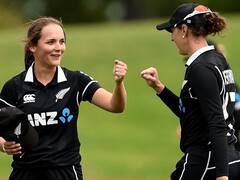 Amelia Kerr MI: WPL में ताबड़तोड़ बल्लेबाजी कर छा गईं एमिलिया केर, पारी से ज्यादा खूबसूरती के हो रहे चर्चे; देखें तस्वीरें