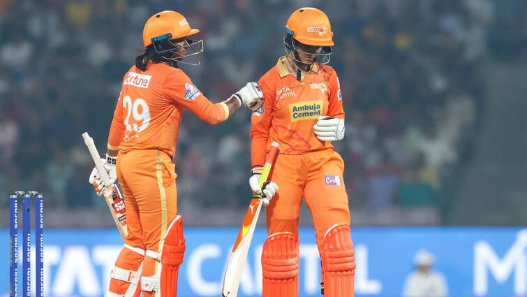 Harleen Deol helps guide Gujarat Giants to 169 versus UP Warriorz UPW-W vs GG-W, 1 Innings Highlights: শুরুর ধাক্কা সামলে হরলীনের ব্যাটে ভর করে ইউপিকে ১৭০ রানের টার্গেট দিল গুজরাত